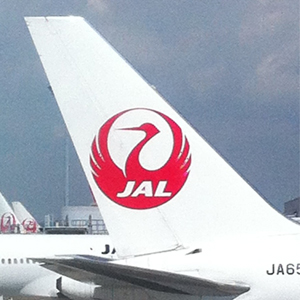 ＪＡＬ、ＡＮＡは売り買い交錯、業績悪も２１年度国内線計画発表受け強弱感対立◇