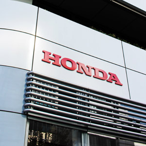 ホンダが４日ぶりに反落、今期最終７０％減益予想をネガティブ視