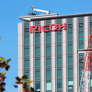 リコーは続落、２６年３月期は２５％営業増益で２円増配を予想も材料出尽くし感