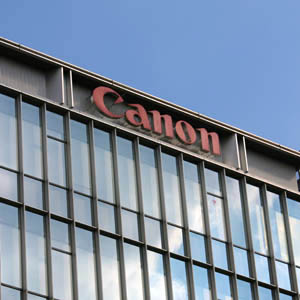 キヤノンは３日続伸、３２００万株を上限とする自社株買いを実施へ