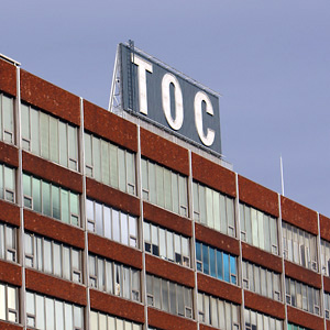 テーオーシーが反落、第三者による不正アクセスを受けたと発表