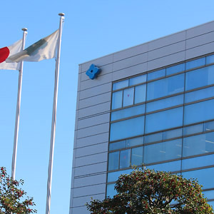 住友鉱は大幅続伸、金価格は一時５０００ドル回復し３日ぶり急反発◇